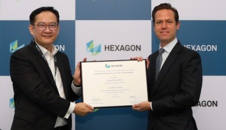 Mr. Lim Boon Choon, President, Hexagon Manufacturing Intelligence- KAI, with HE Niclas Kvarnstrom, Swedish Ambassador to Singapore, May 07, 2021